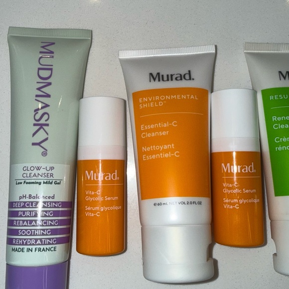 Murad Skincare Collection with Orange and Green Highlights - Picture 4 of 4